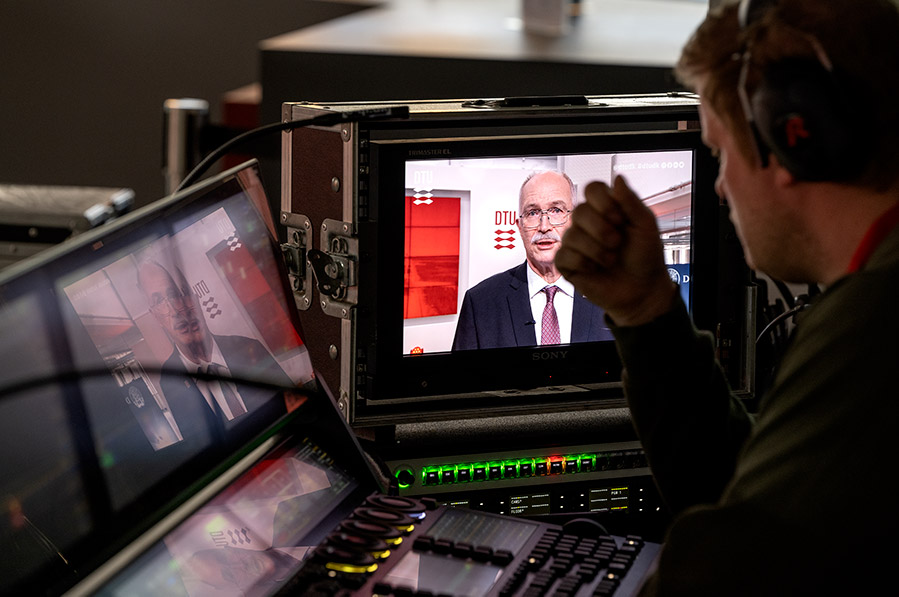 Sune Verdier var lysdesigner på DTU årsfest 2021. foto: Bax Lindhardt